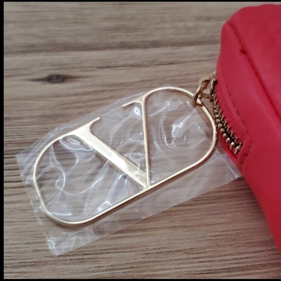 Brand New VALENTINO red spike clutch bag sealed in organic packaging - Picture 3 of 3